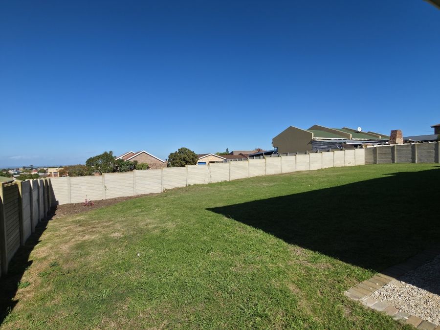3 Bedroom Property for Sale in Wavecrest Eastern Cape